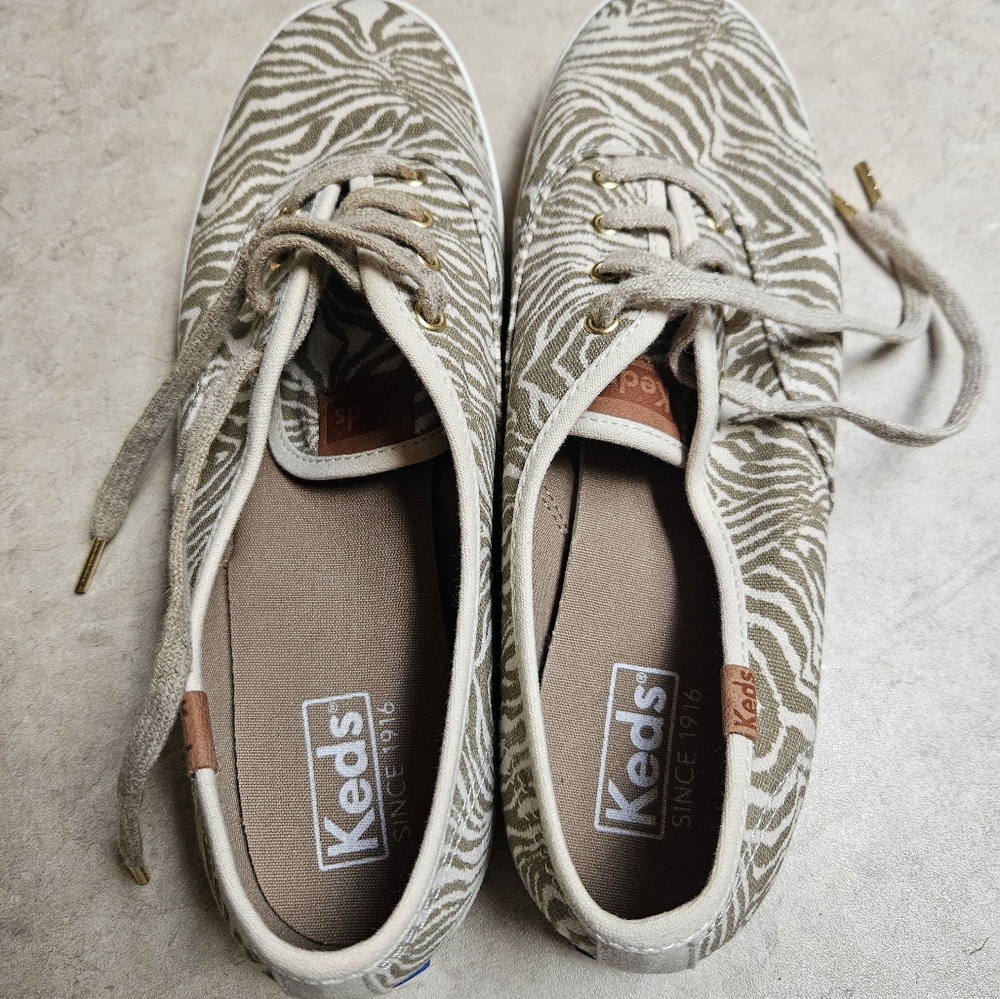 Keds Women's 8.5 Casual Sneakers Beige/Cream Animal Print